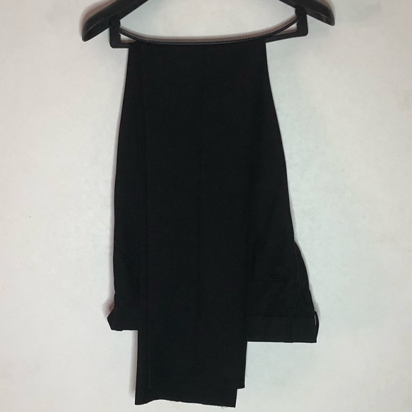 Lucci brand tuxedo, new and hasn’t been used - Picture 3 of 4